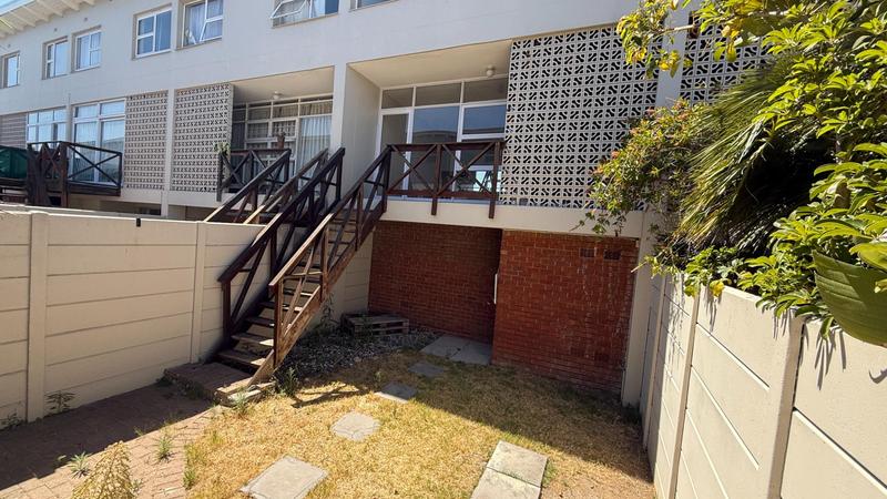 To Let 2 Bedroom Property for Rent in Bloubergrant Western Cape